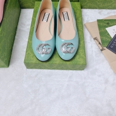 Gucci Flat Shoes